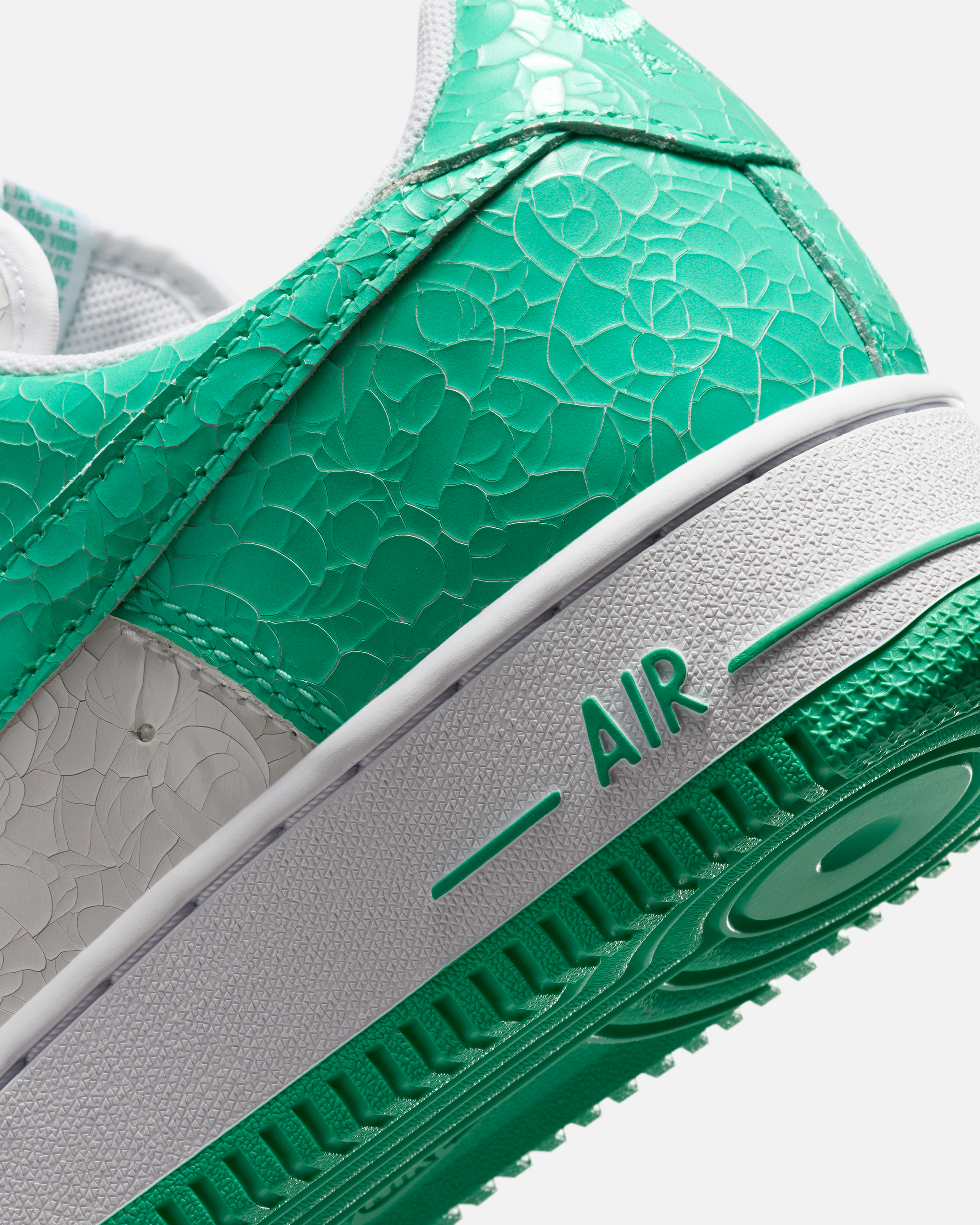 Nike Air Force 1 Low Cracked Leather Menta