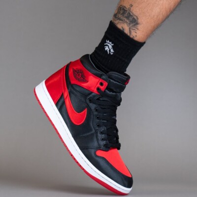 Air Jordan 1 High "Satin Bred" (W) | On-Foot Look Air Jordan 1 High "Satin Bred" (W) | On-Foot Look