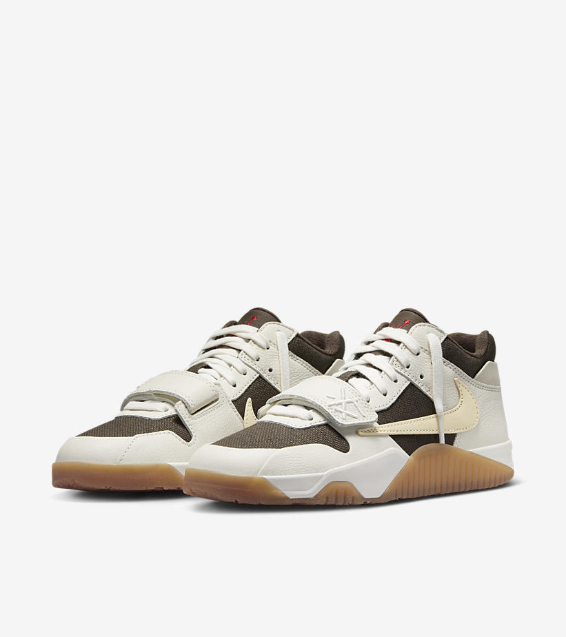Travis Scott x Jordan Jumpman Jack "Sail" On Foot