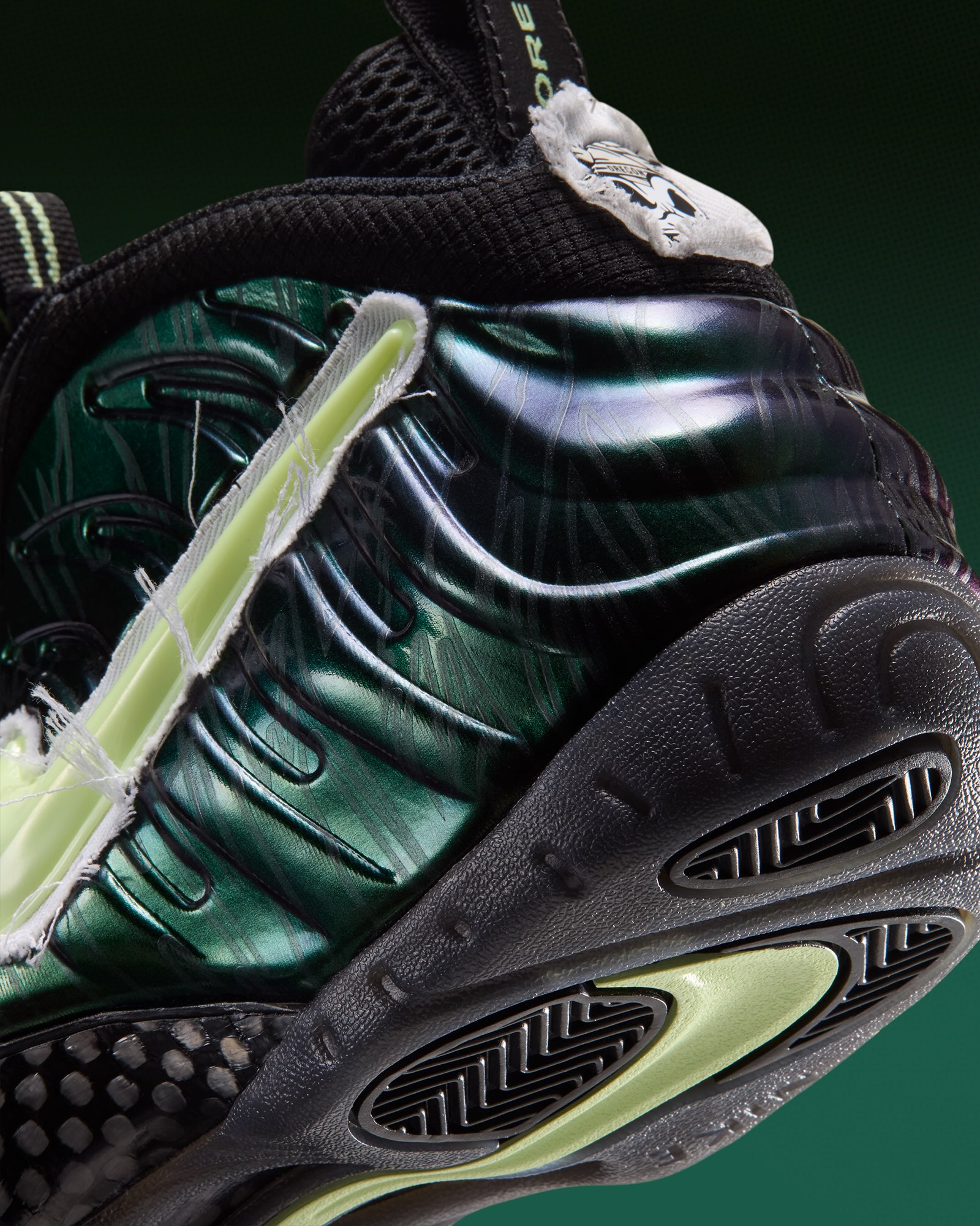 Nike Air Foamposite Pro "Oregon Mummy Duck"