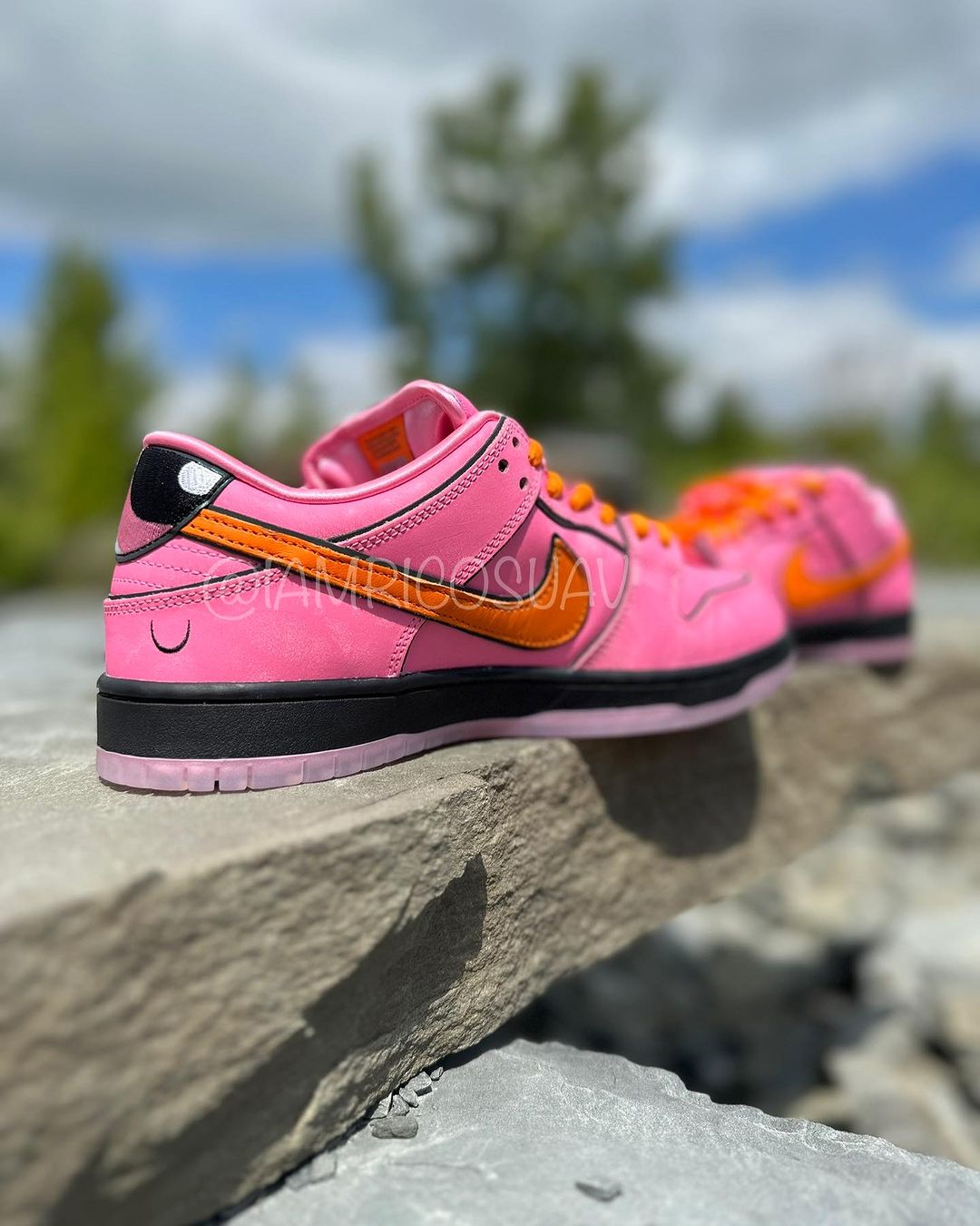 April Skateboards x Nike SB Dunk Low | On-Foot Images 3 April Skateboards x Nike SB Dunk Low | On-Foot Images 3