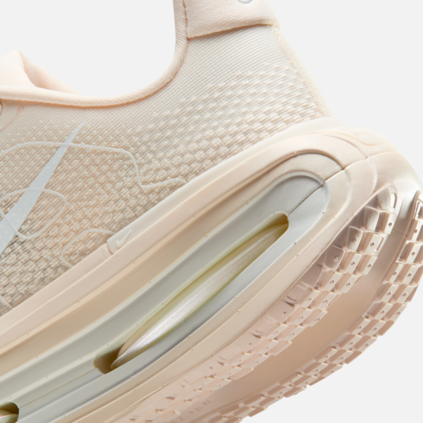 Nike Vomero Premium "Chalk" (W) (IQ8102-100) Release Date