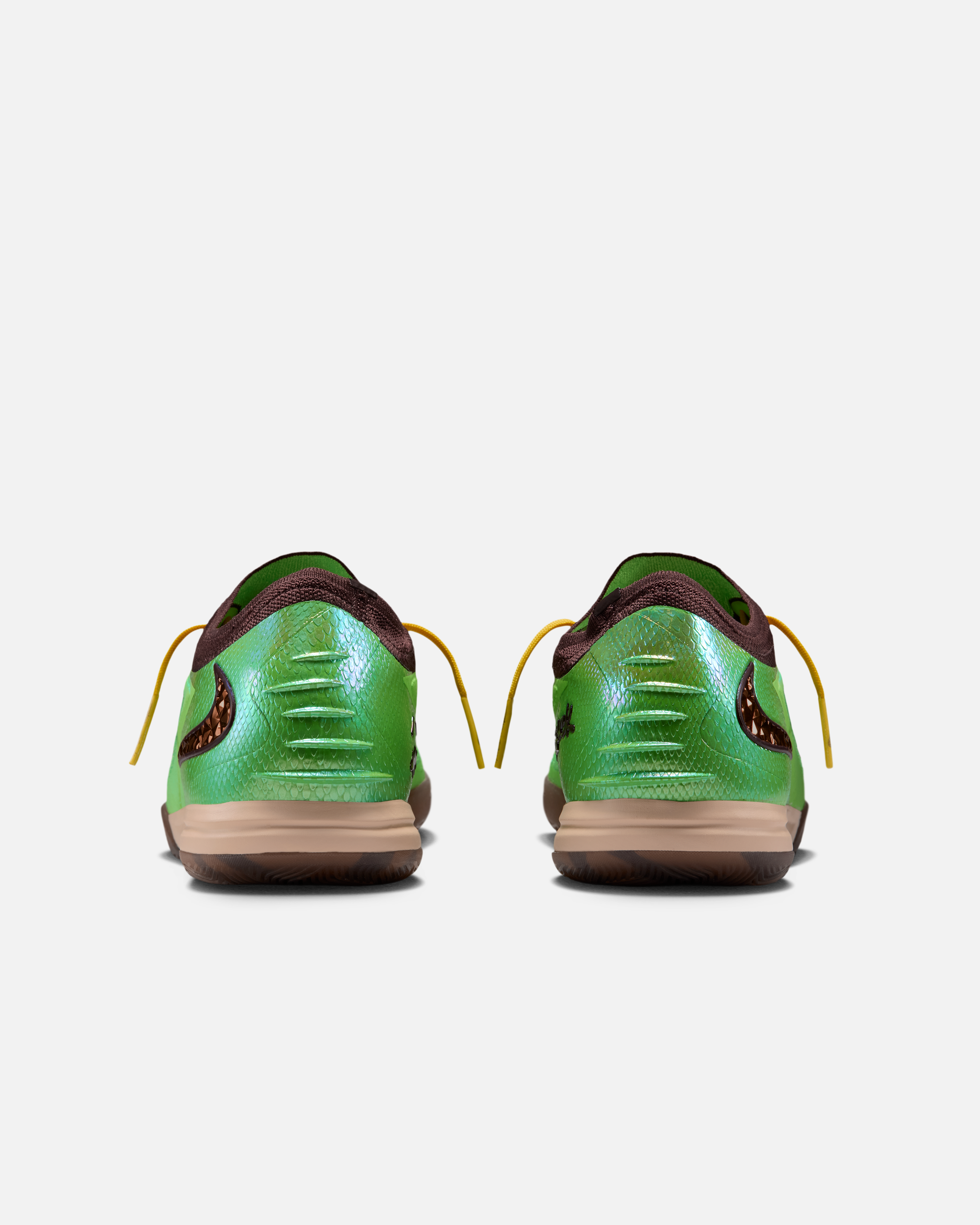 Travis Scott x Nike Phantom 6 Cleat