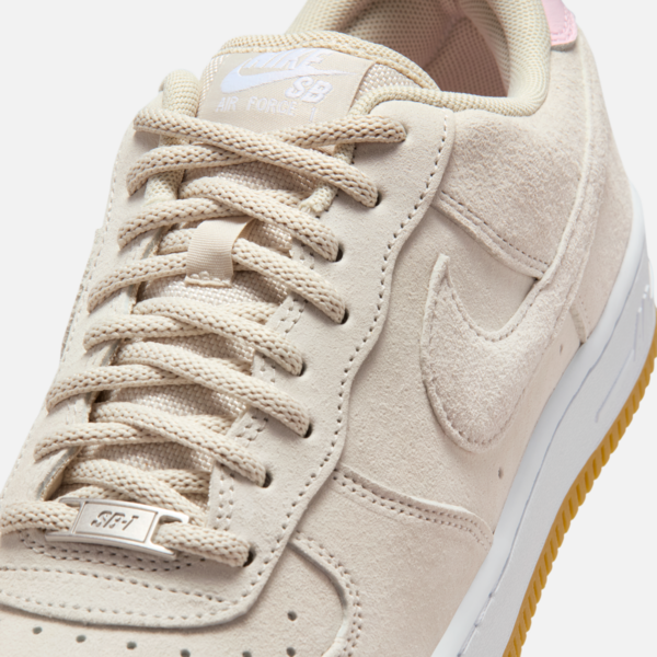 Nike SB x Air Force 1 Low "Light Orewood" (HM8517-100) Erscheinungsdatum
