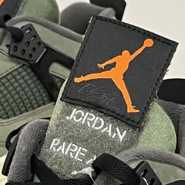 disアイチョイス　b 4枚 Undefeated x Air Jordan 4 