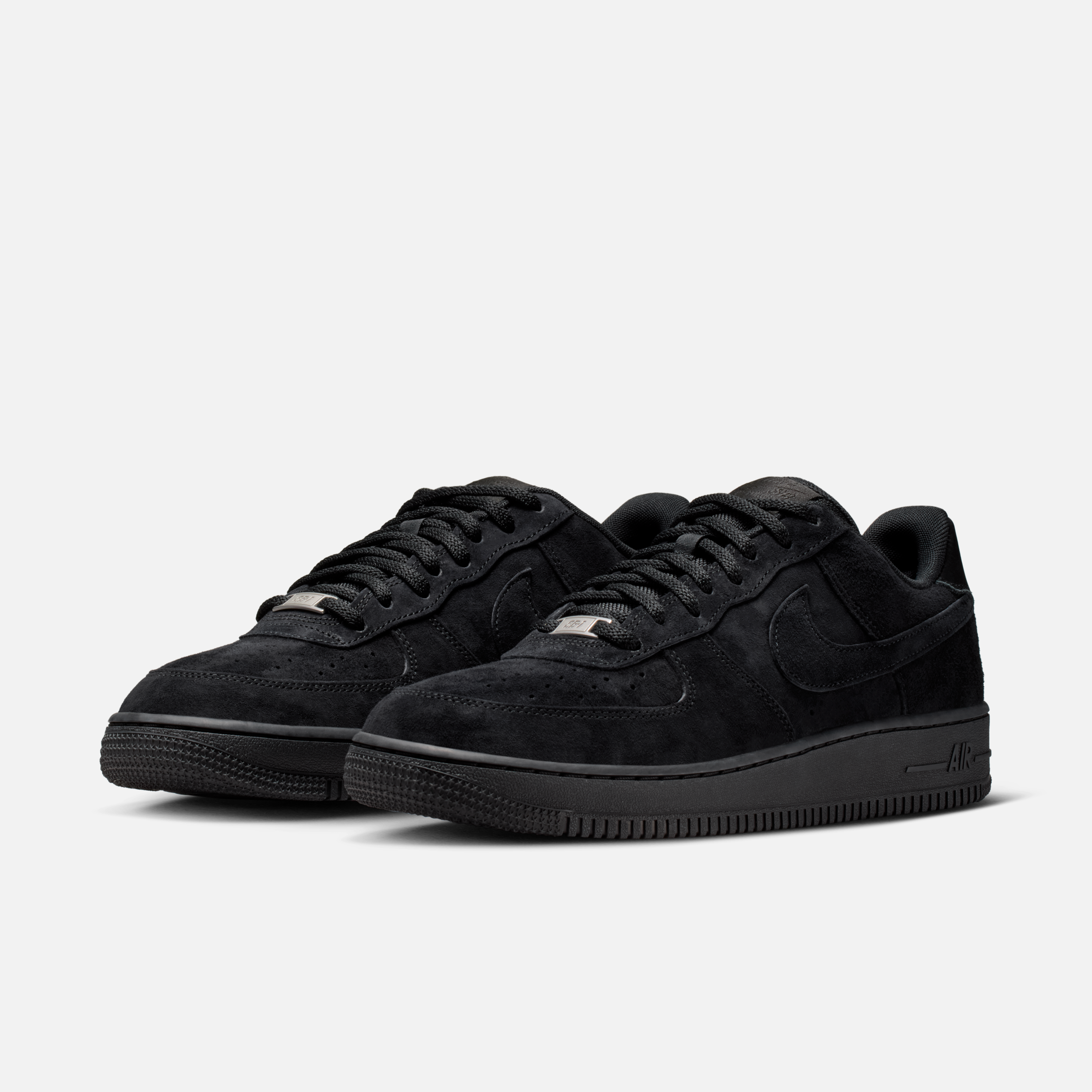 Nike SB Air Force 1 Low āTriple Blackā Nike SB Air Force 1 Low āTriple Blackā