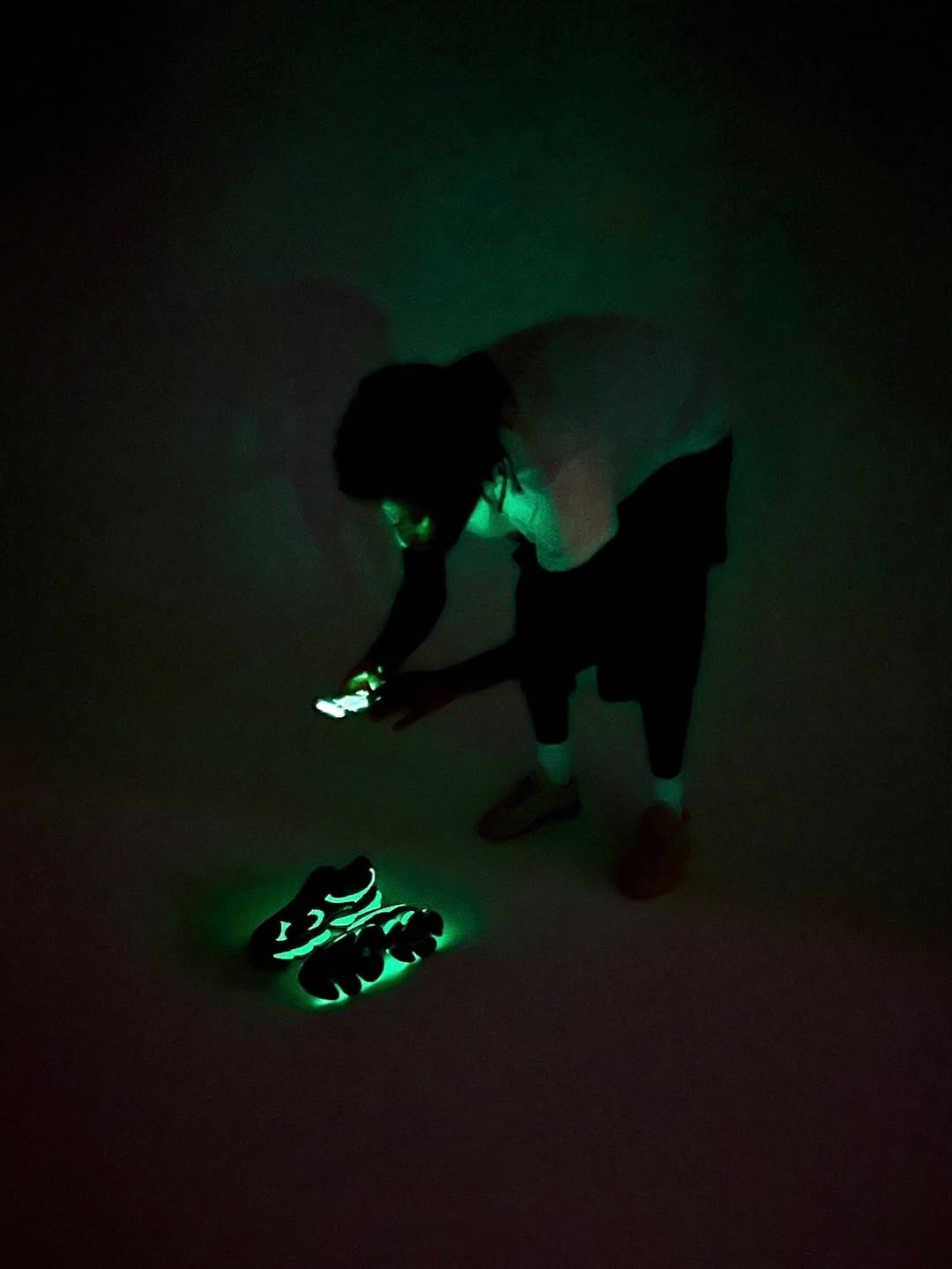 Amine x New Balance 2000 Biblioteca sneaker side view in green