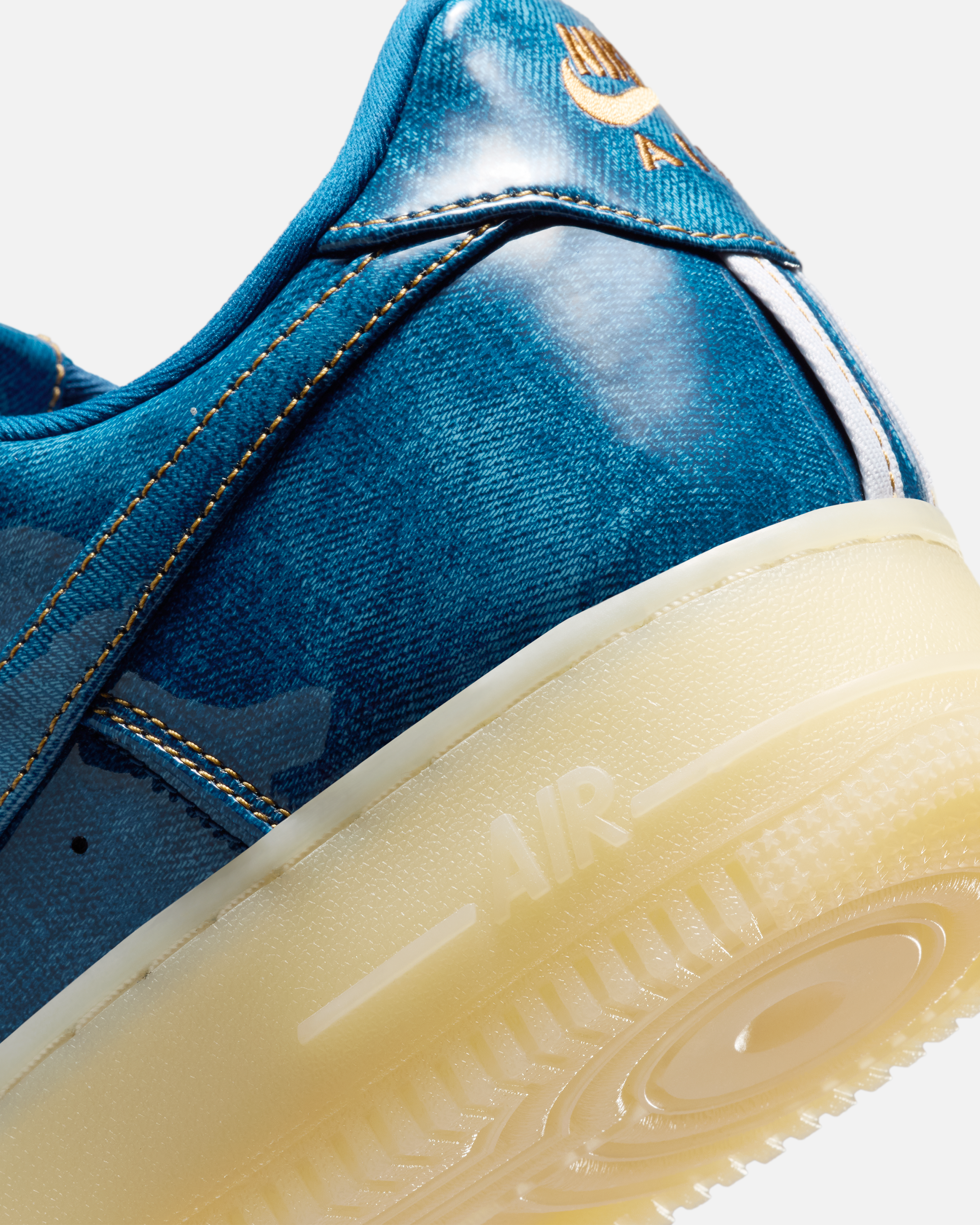 Nike Air Force 1 Low „Patent Denim“