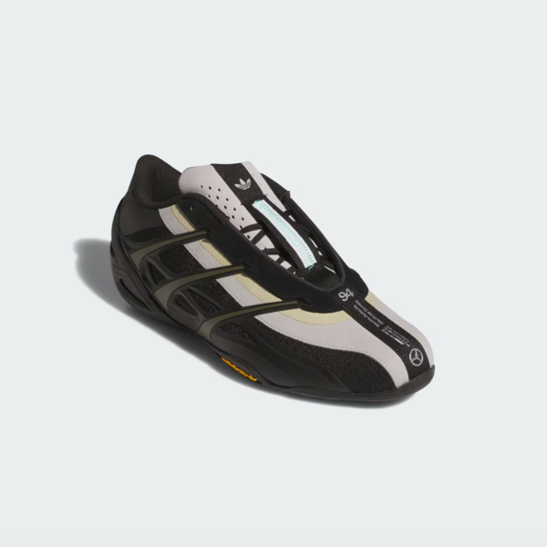 Bad Bunny x Mercedes AMG x Adidas Adi Racer GT Low "Sand" (HQ2570) Erscheinungsdatum Bad Bunny x Mercedes AMG x Adidas Adi Racer GT Low "Sand" (HQ2570) Erscheinungsdatum