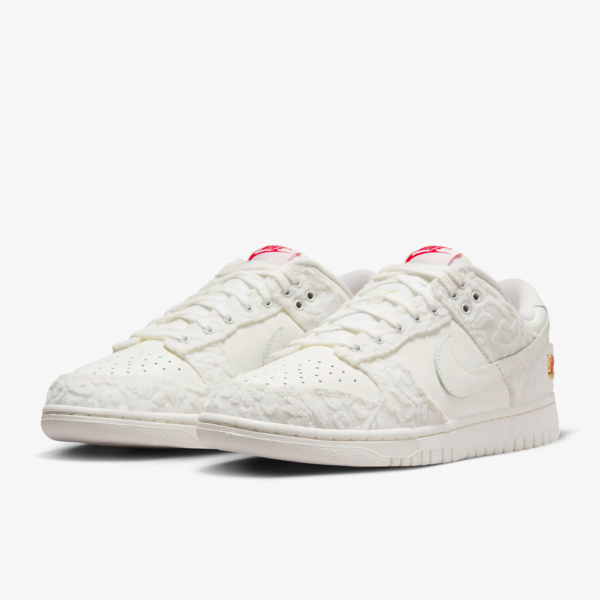 品良く着こなすため Nike Dunk  Low 靴
