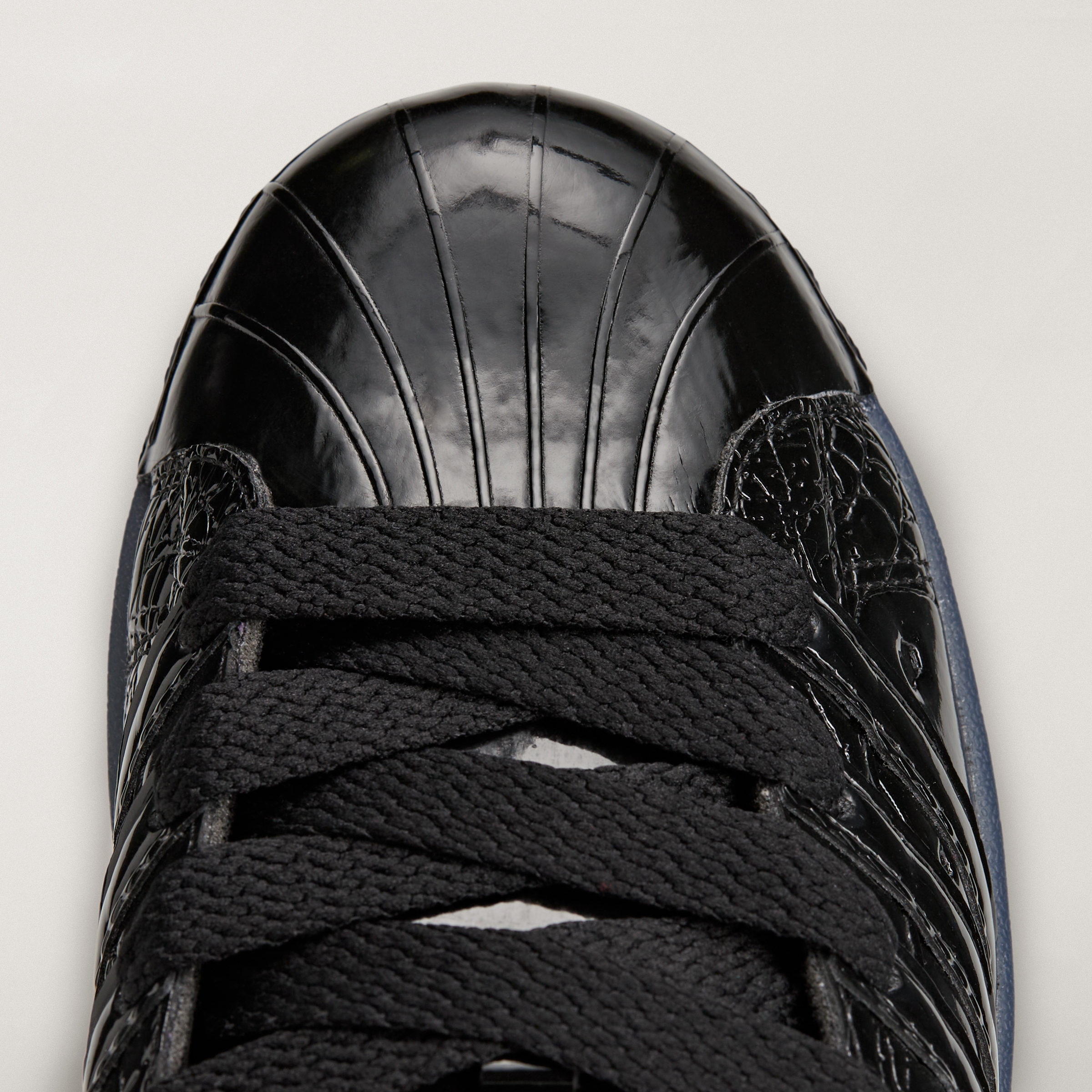 Sp5der adidas Superstar Black official look