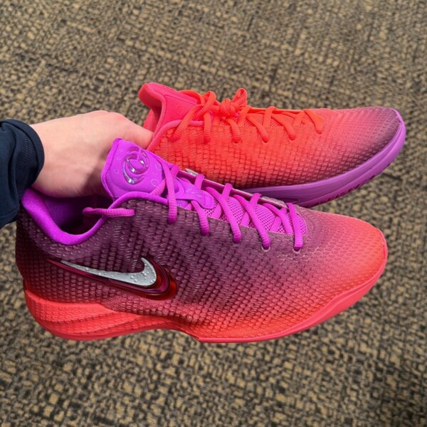 Nike Caitlin 1 “Berry Fade” (TBA) Erscheinungsdatum Nike Caitlin 1 “Berry Fade” (TBA) Erscheinungsdatum