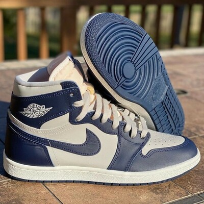 Nike Air Jordan 1 High 85' "Georgetown" In-Hand Eindruck Nike Air Jordan 1 High 85' "Georgetown" In-Hand Eindruck