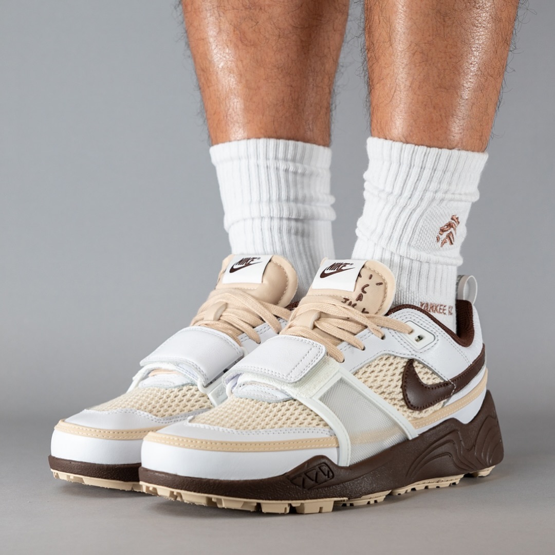 Travis Scott x Nike Zoom Field Jaxx "Light Chocolate" On Foot