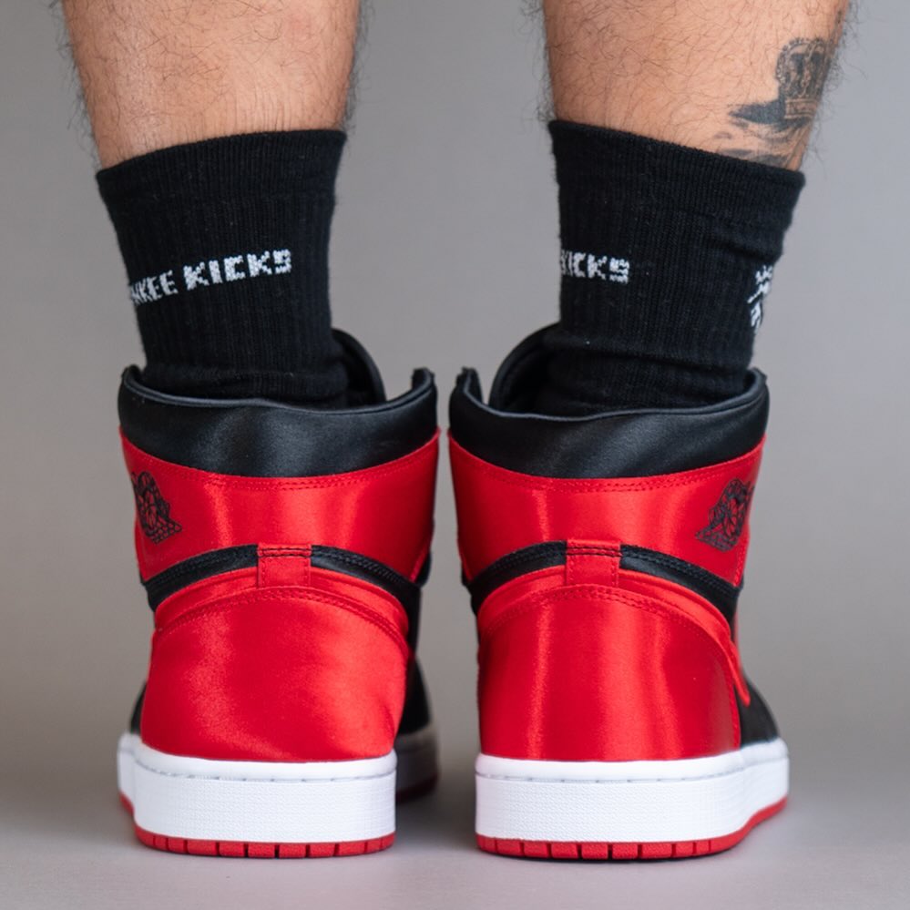 The Powerpuff Girls x Nike SB Dunk Low “Blossom” | On-Foot Look