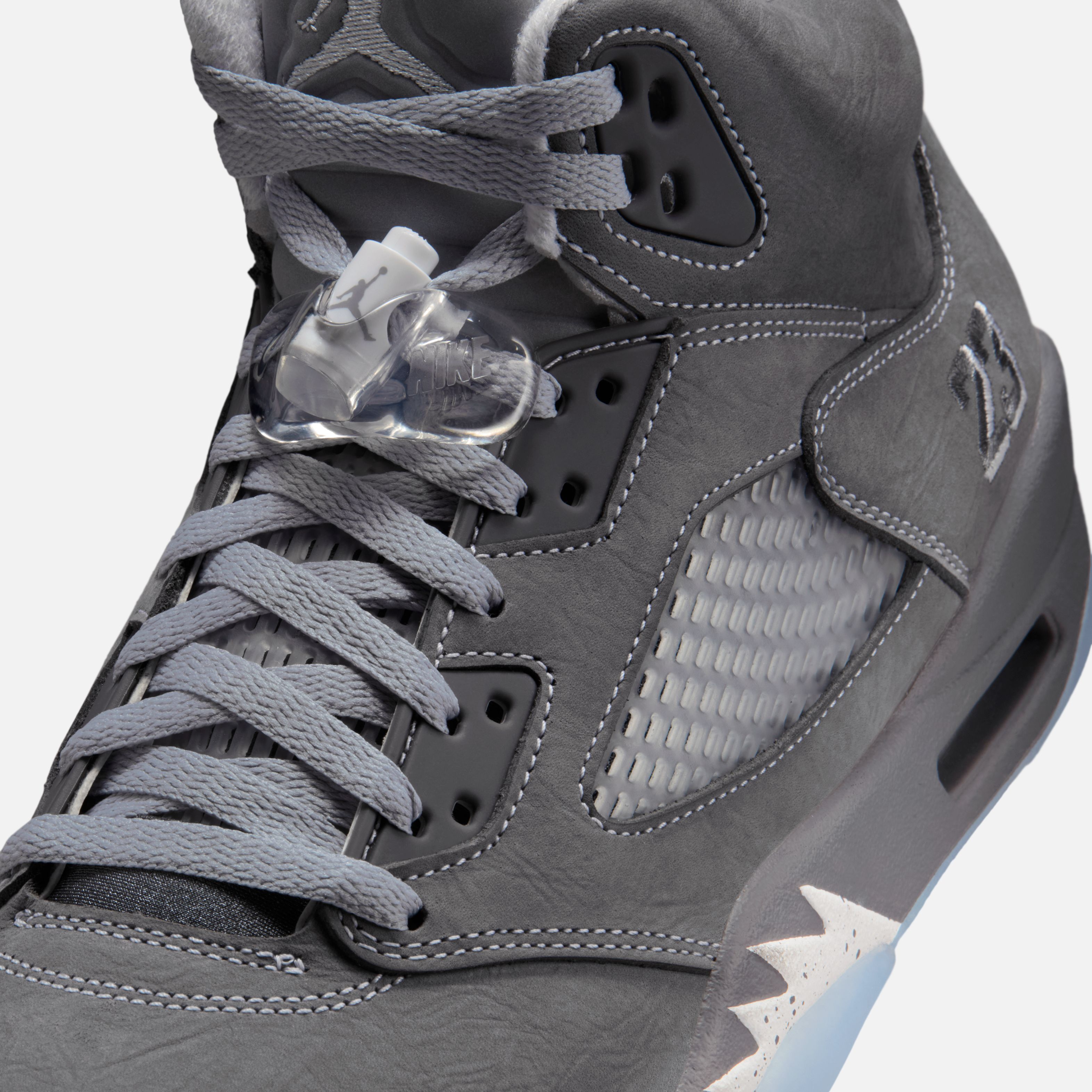 Air Jordan 5 Wolf Grey A Legendary Comeback: Air Jordan 5 “Wolf Grey” on-foot look 2