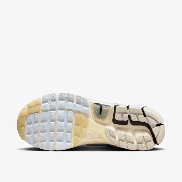 Nike Air Zoom Vomero 5 "Supersonic" (FN7649-110) Erscheinungsdatum Nike Air Zoom Vomero 5 "Supersonic" (FN7649-110) Erscheinungsdatum