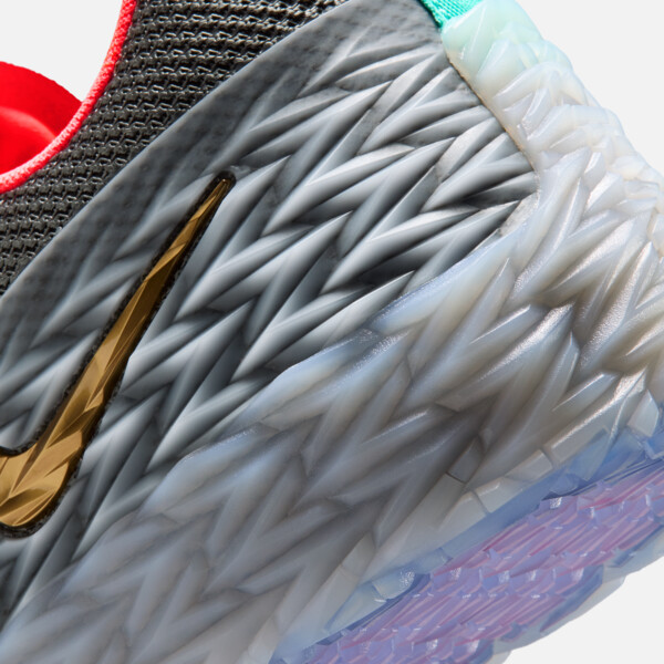 Nike ST Charge "Iron Grey" (IO8062-002) Erscheinungsdatum