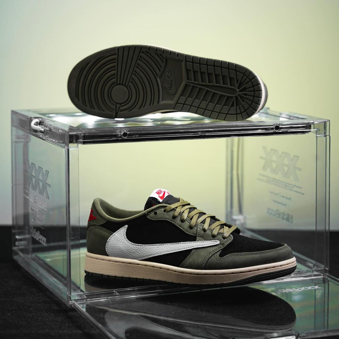 TIGHTBOOTH x Nike SB Dunk Low 6 TIGHTBOOTH x Nike SB Dunk Low 6