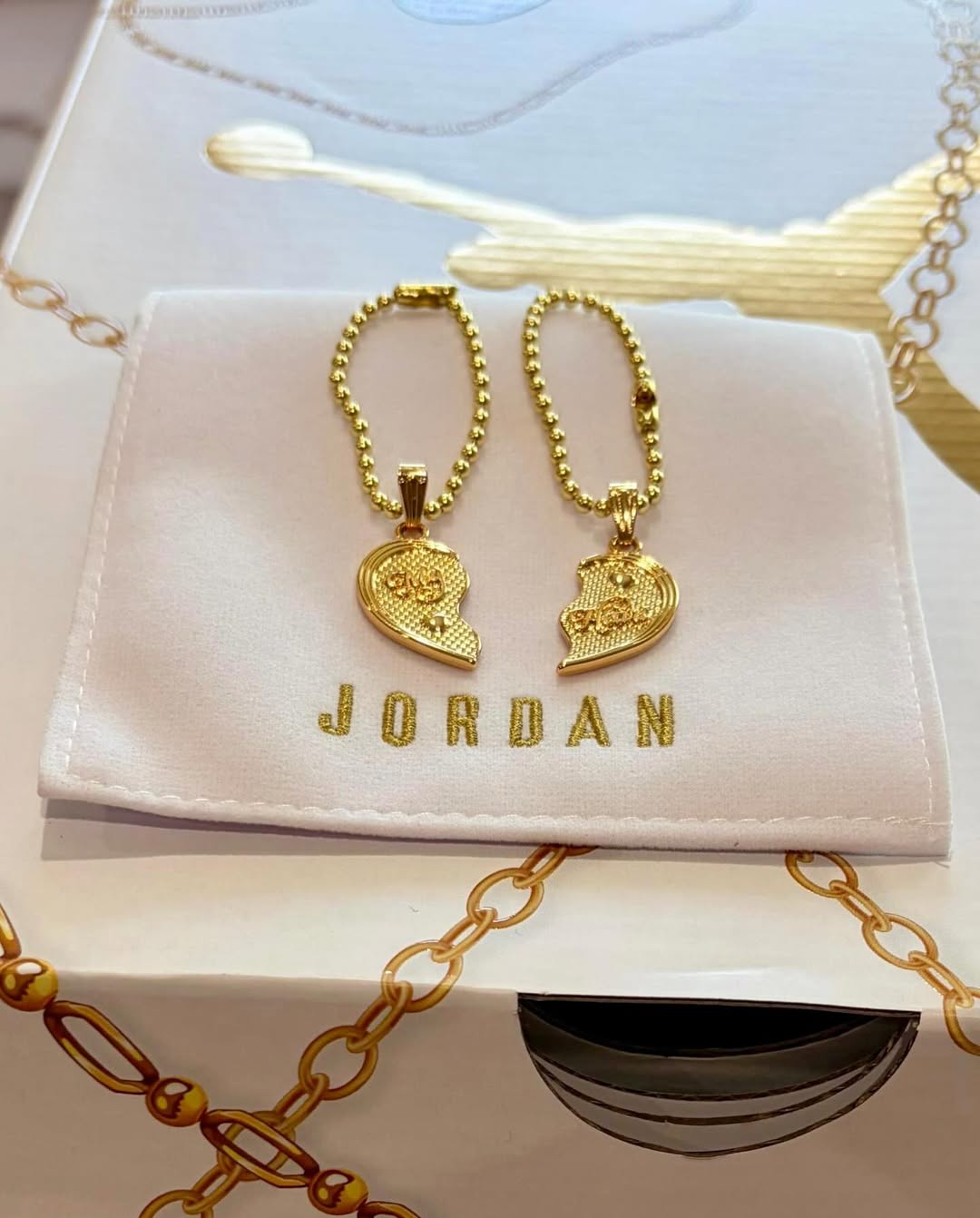 Air Jordan 11 Low “Mother’s Day” first look