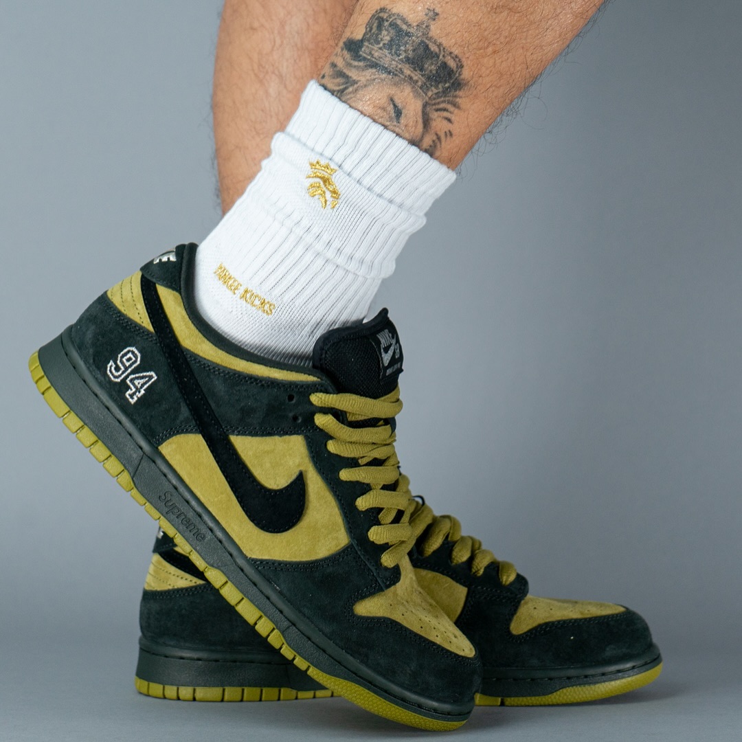 靴 Supreme Nike SB Dunk Low \"Camper Green\" Supreme x Nike SB Dunk Low “Camper Green” – YankeeKicks Online