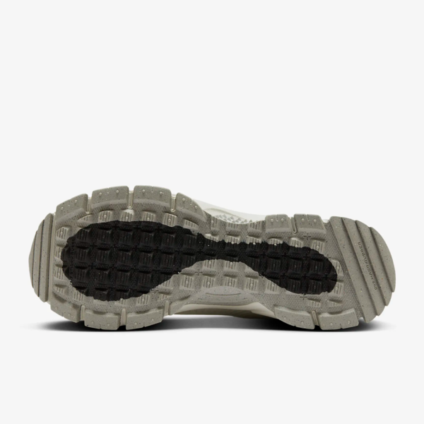 Nike Zoom Vomero Roam "Summit White" (HV5951-100) Erscheinungsdatum