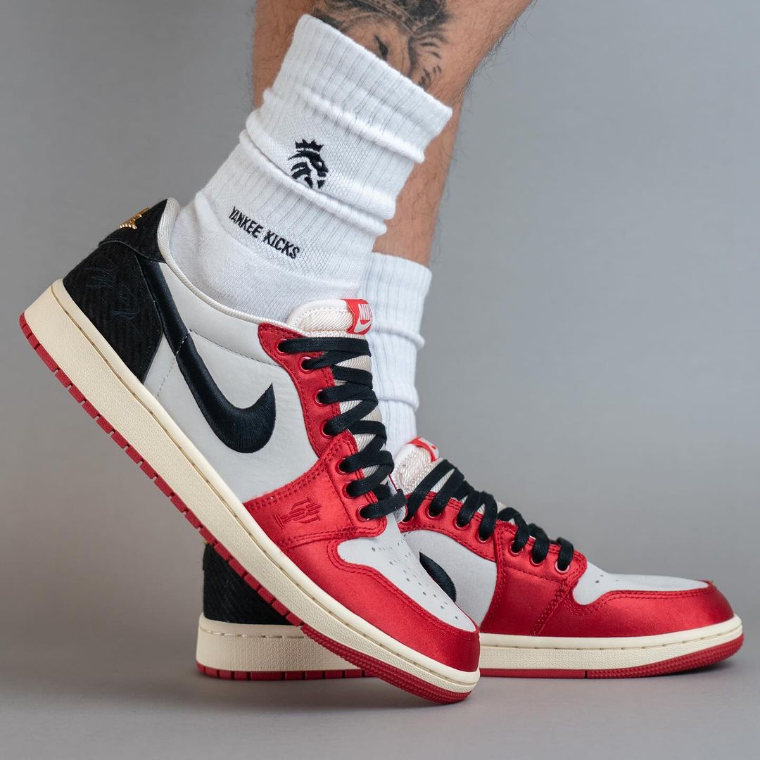 Trophy Room x Air Jordan 1 Low "Away" 