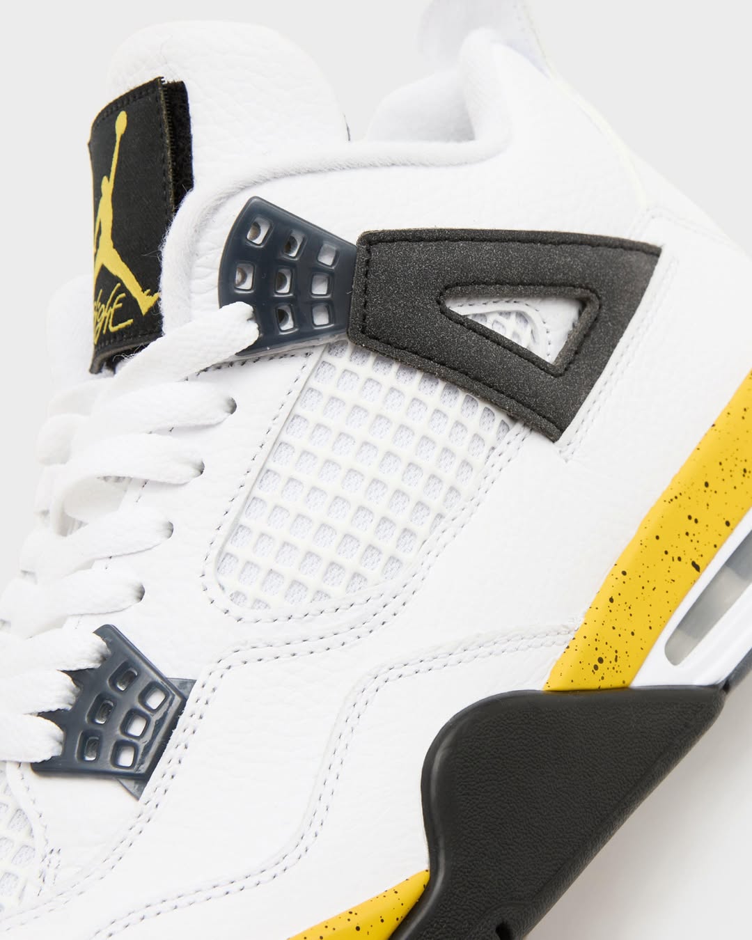 Air Jordan 4 Tour Yellow