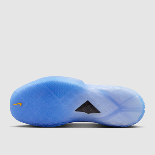 Nike Kobe 3 Protro "Christmas" (IQ5338-400) Release Date