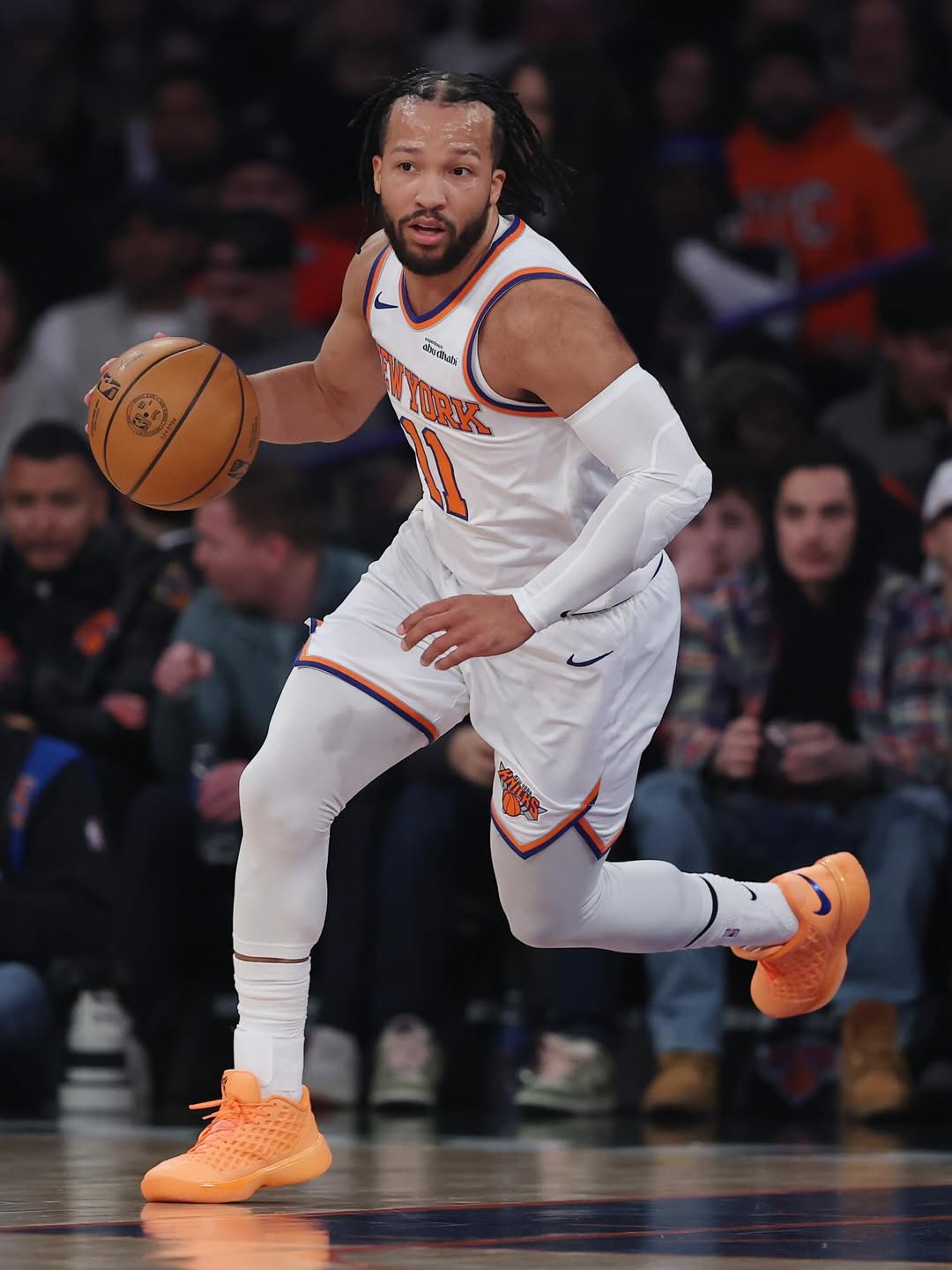 Jalen Brunson Nike Kobe 3 Low Protro Arancia mockup images