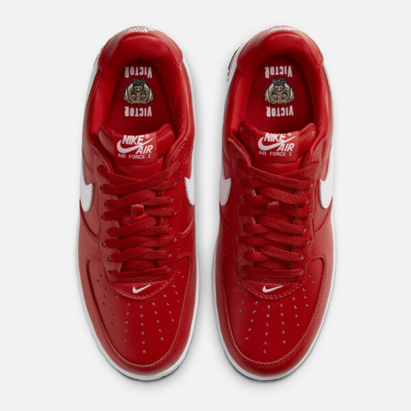 Victor Victor x Nike Air Force 1 Low “University Red” (IV3238-600) Erscheinungsdatum Victor Victor x Nike Air Force 1 Low “University Red” (IV3238-600) Erscheinungsdatum