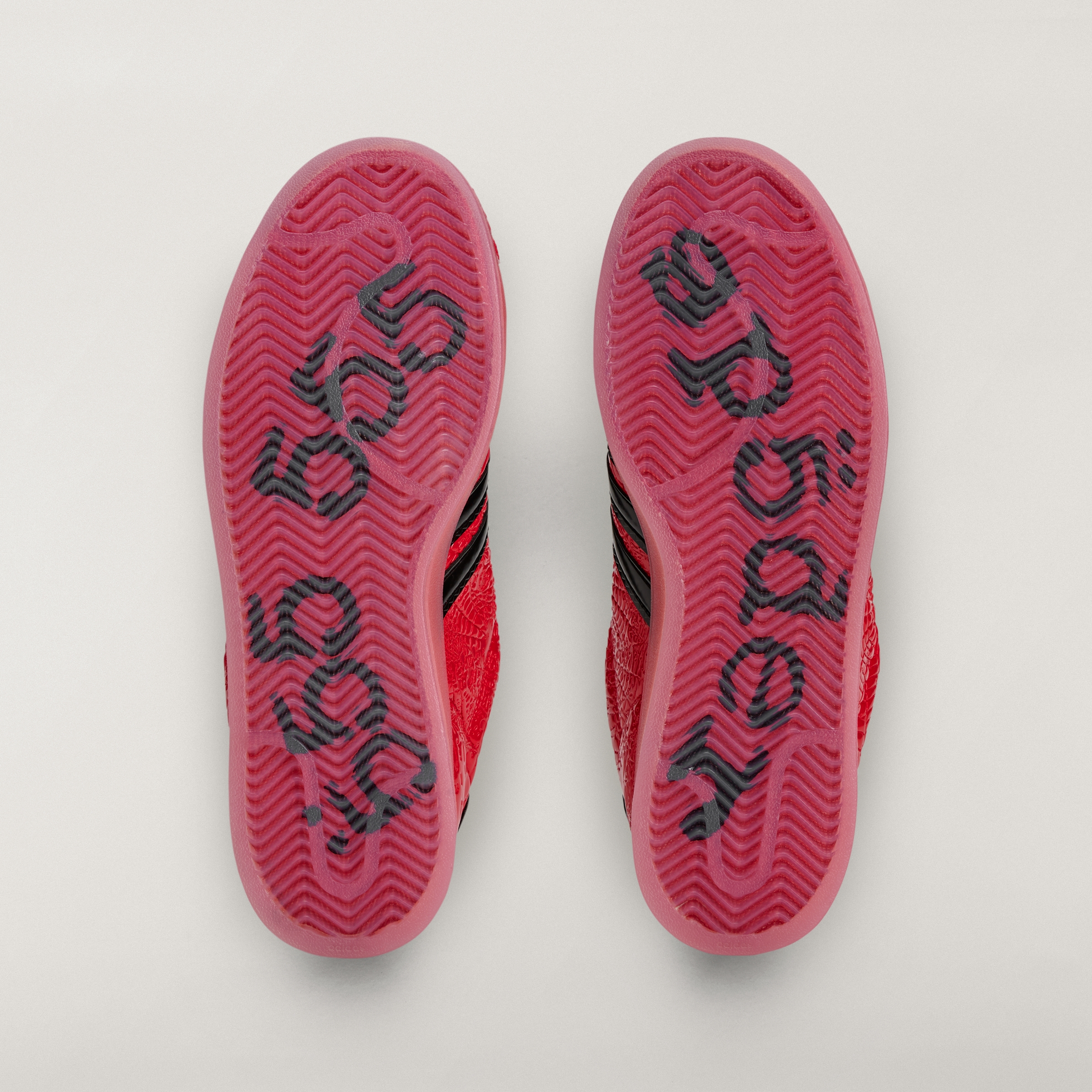 Sp5der adidas Superstar Red official look