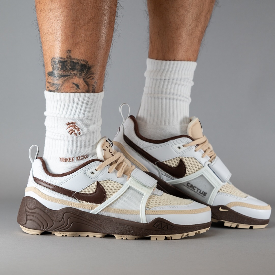 Travis Scott x Nike Zoom Field Jaxx "Light Chocolate" On Foot