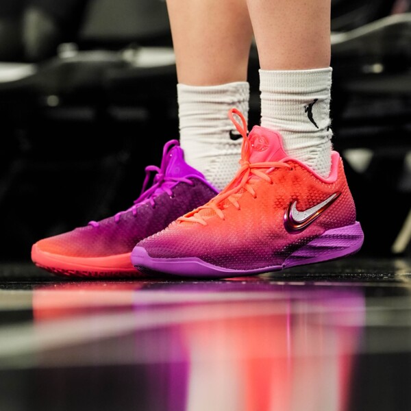 Nike Caitlin 1 “Berry Fade” (TBA) Erscheinungsdatum Nike Caitlin 1 “Berry Fade” (TBA) Erscheinungsdatum