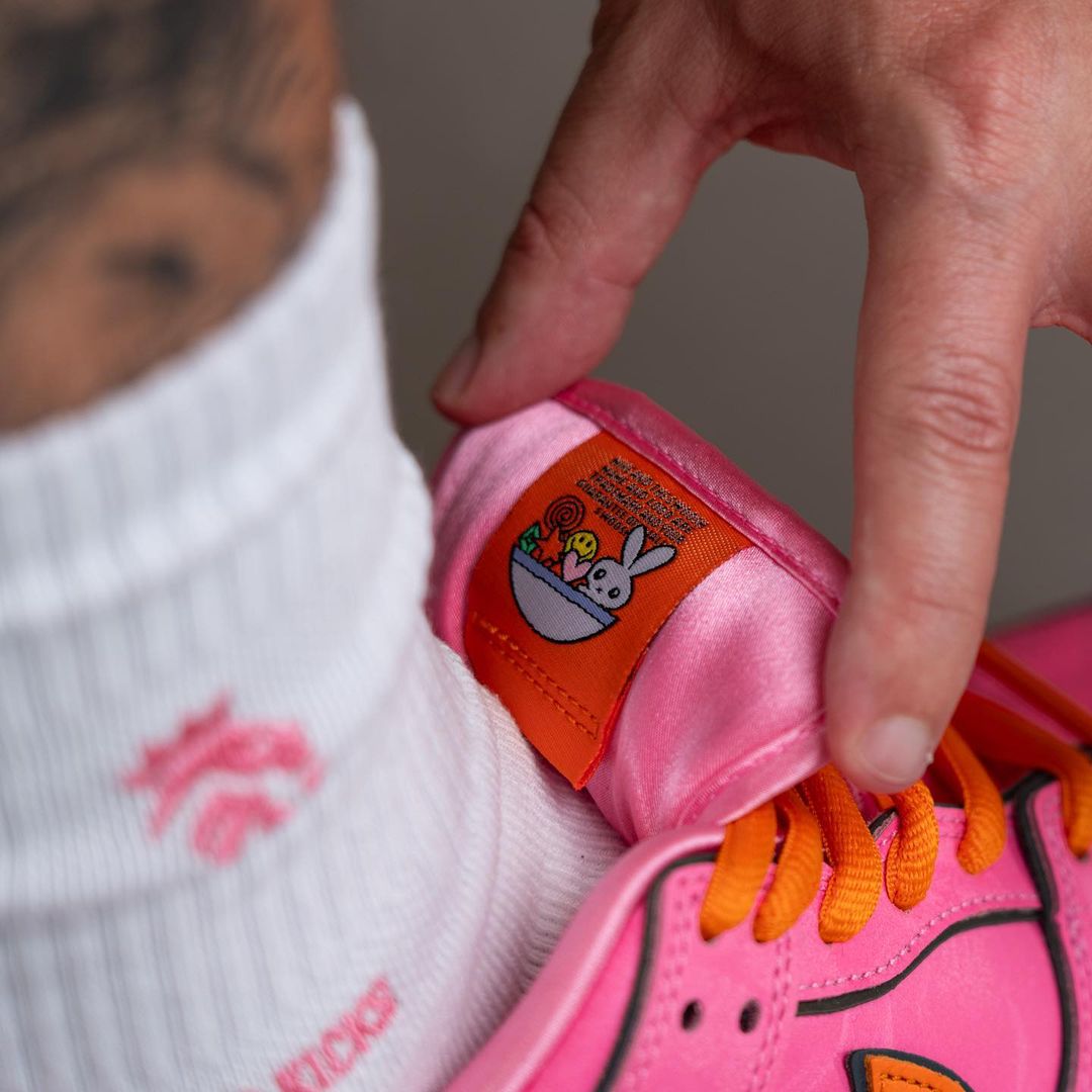 The Powerpuff Girls x Nike SB Dunk Low “Blossom” | On-Foot Look The Powerpuff Girls x Nike SB Dunk Low “Blossom” | On-Foot Look