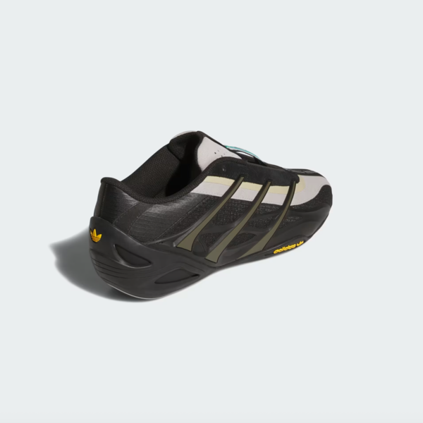 Bad Bunny x Mercedes AMG x Adidas Adi Racer GT Low "Sand" (HQ2570) Erscheinungsdatum Bad Bunny x Mercedes AMG x Adidas Adi Racer GT Low "Sand" (HQ2570) Erscheinungsdatum
