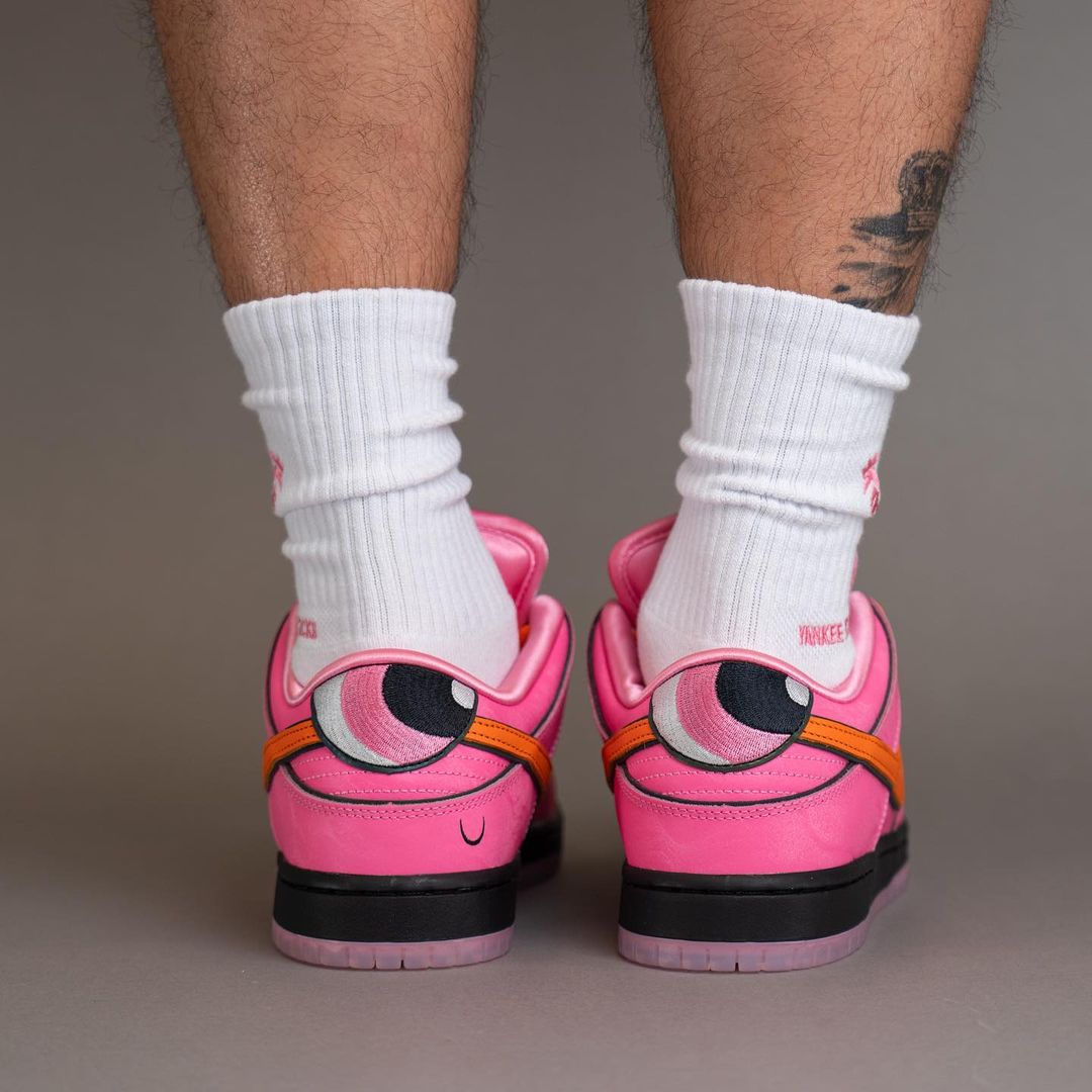 The Powerpuff Girls x Nike SB Dunk Low “Blossom” | On-Foot Look The Powerpuff Girls x Nike SB Dunk Low “Blossom” | On-Foot Look