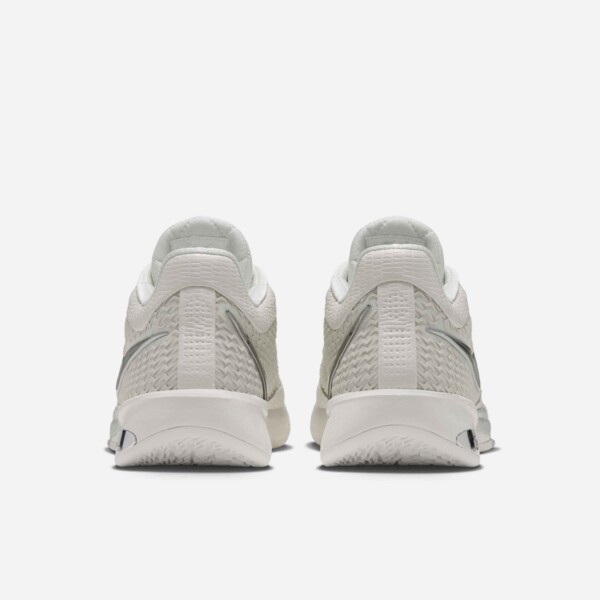 Nike Sabrina 4 "White Label" (IO2853-100) Erscheinungsdatum