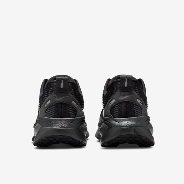 Nike Vomero 18 "Triple Black" (HM6803-005) Erscheinungsdatum