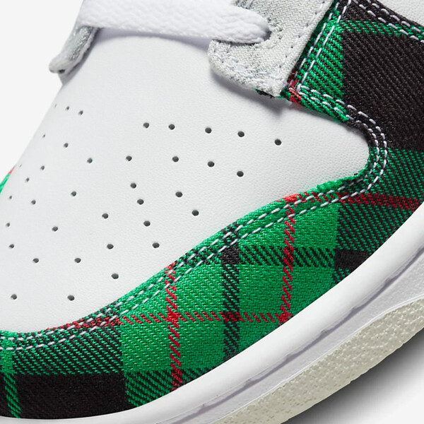 Nike Dunk Low Tartan Plaid ダンク ロー タータンチェック B4 Auth NIKE Dunk Hi SE Tartan Plaid Black University Red