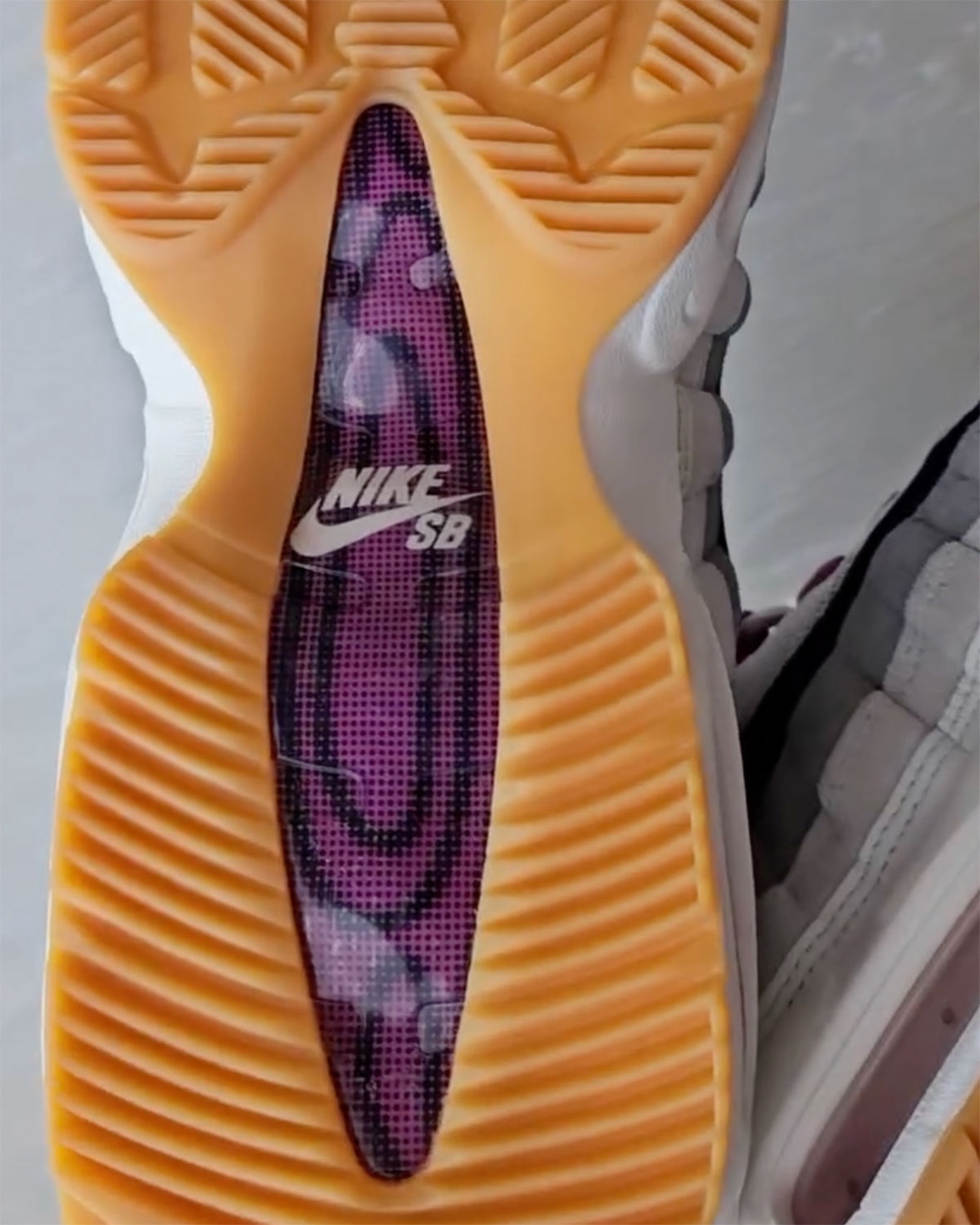 Outsole detail with artwork and Nike SB logo on the Cactus Flower