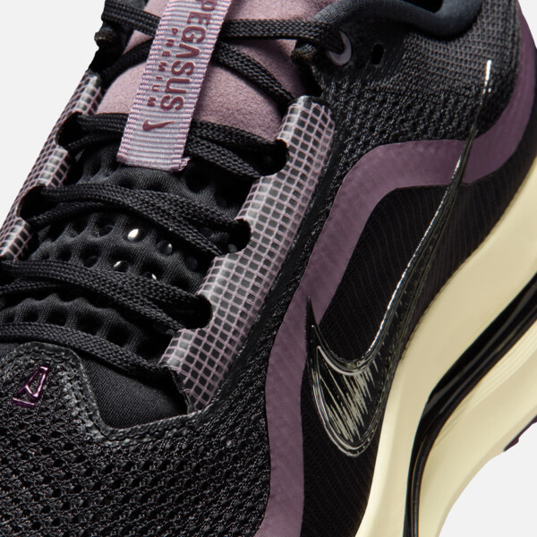 A Ma Maniere x Nike Pegasus Premium "Black Burgundy Crush" (IM0701-001) Erscheinungsdatum