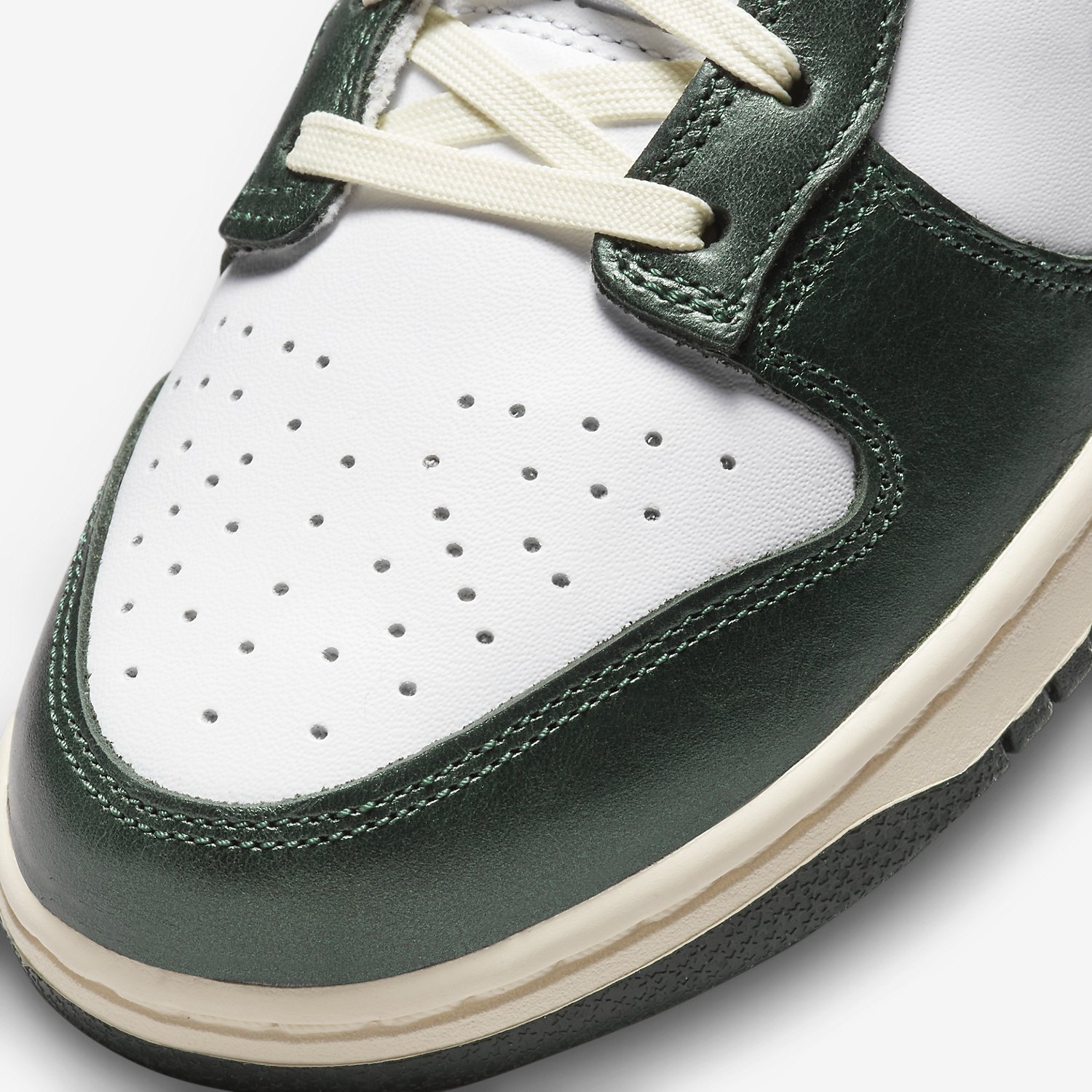 Nike Dunk Low "Vintage Green" Official Images 7 Nike Dunk Low "Vintage Green" Official Images 7
