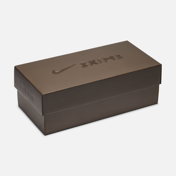 NikeSKIMS Rift "Archaeo Brown" (W) (IO7694-201) Erscheinungsdatum