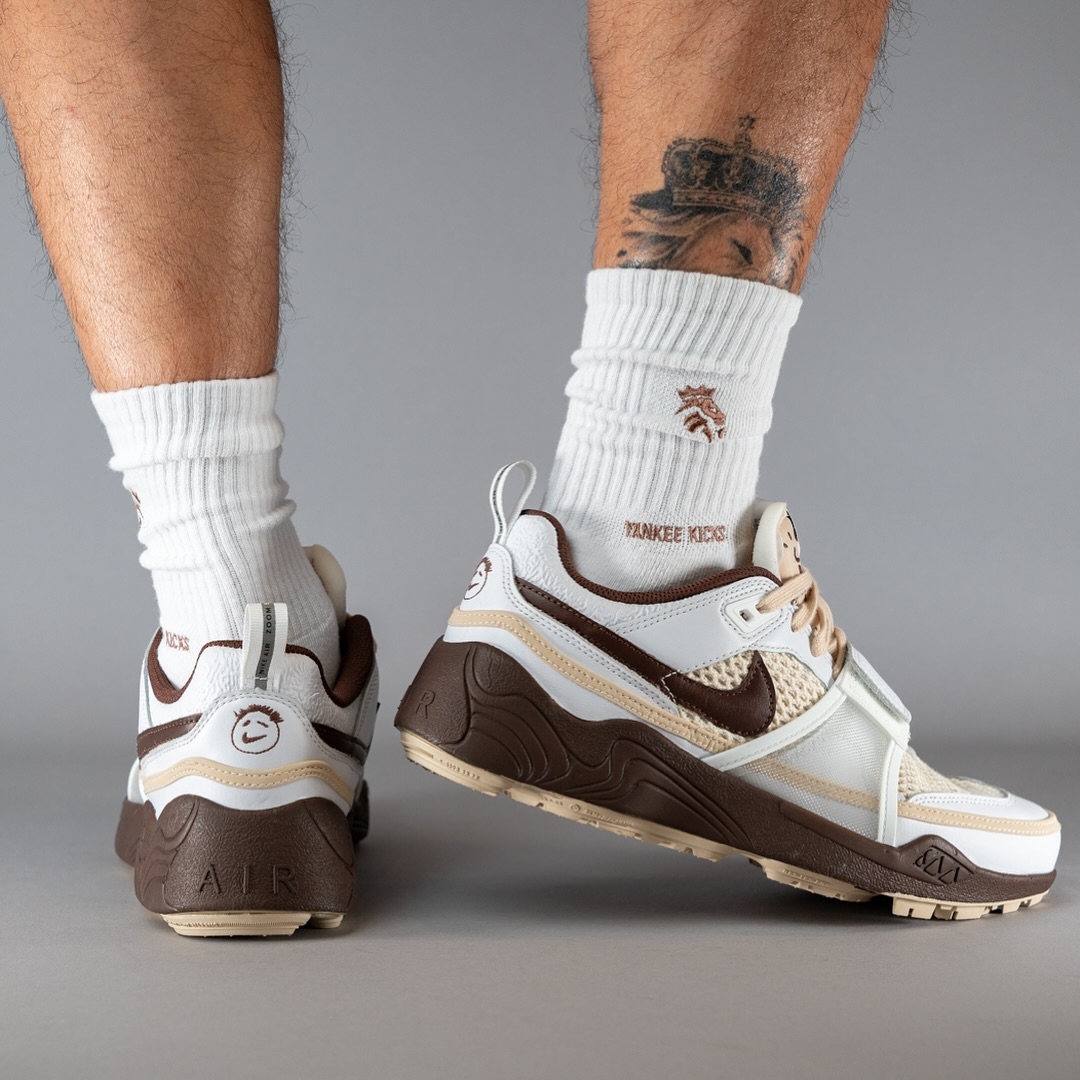 Travis Scott x Nike Zoom Field Jaxx "Light Chocolate" On Foot
