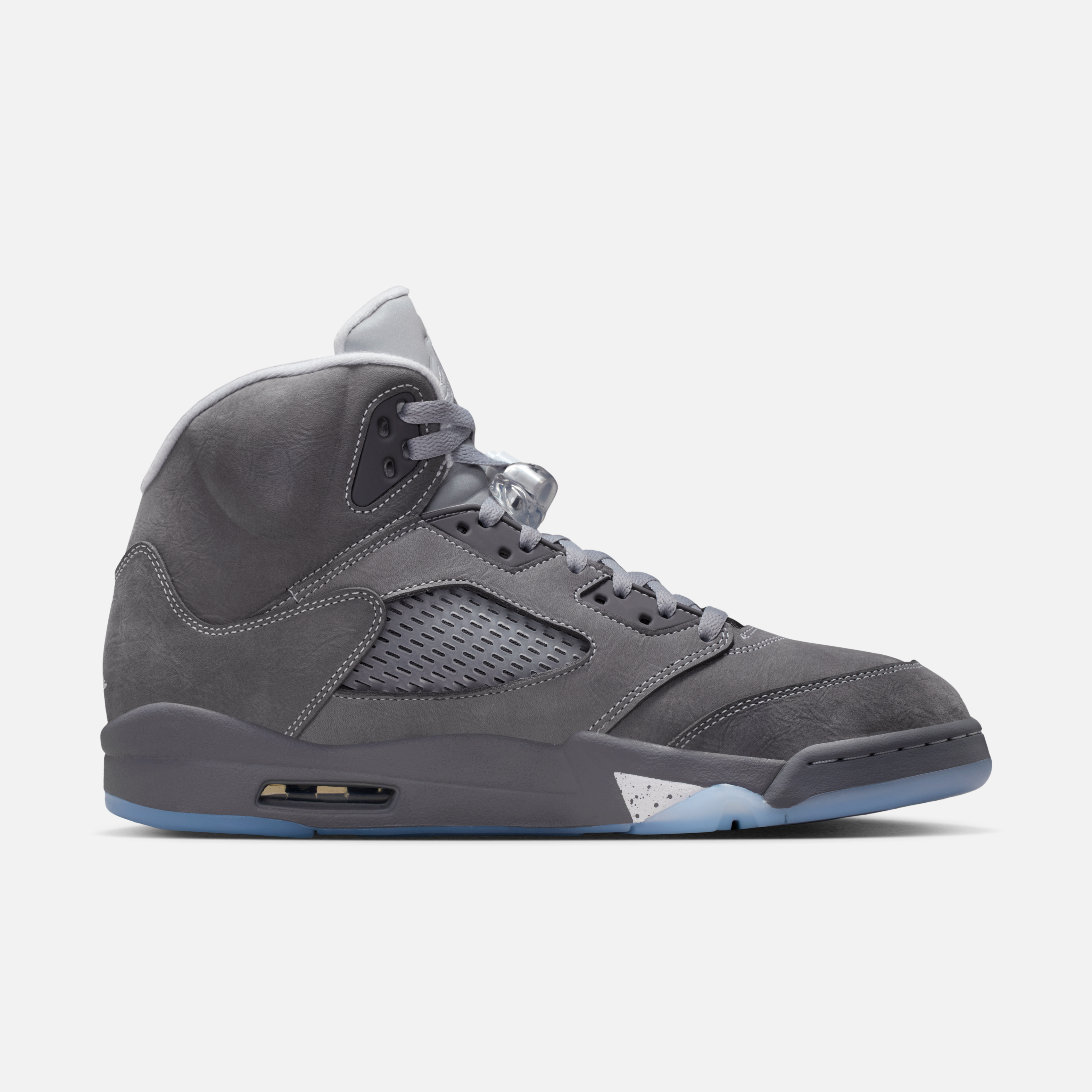 Air Jordan 5 Wolf Grey A Legendary Comeback: Air Jordan 5 “Wolf Grey” on-foot look 2