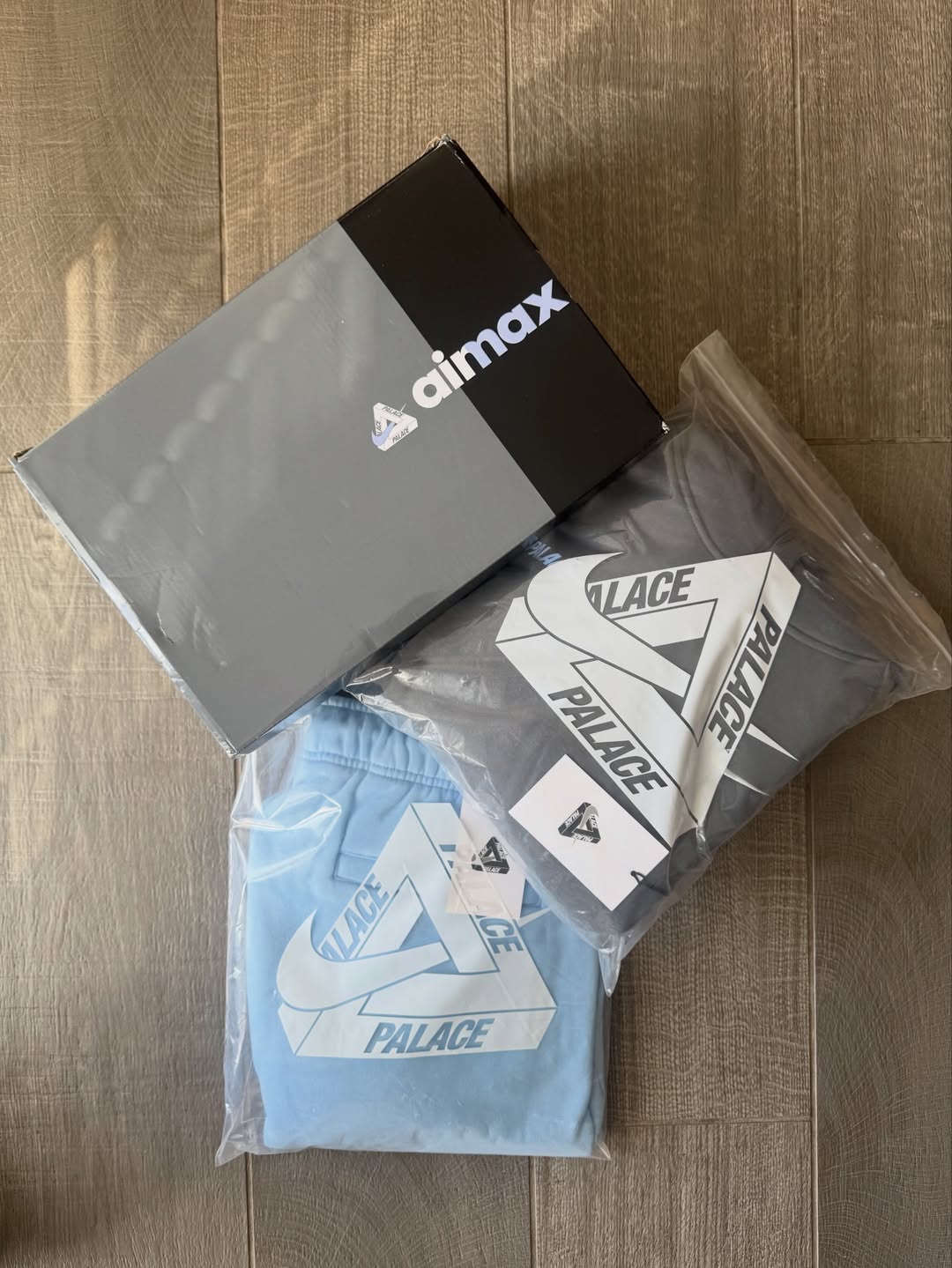 Palace x Air Max 95 first images