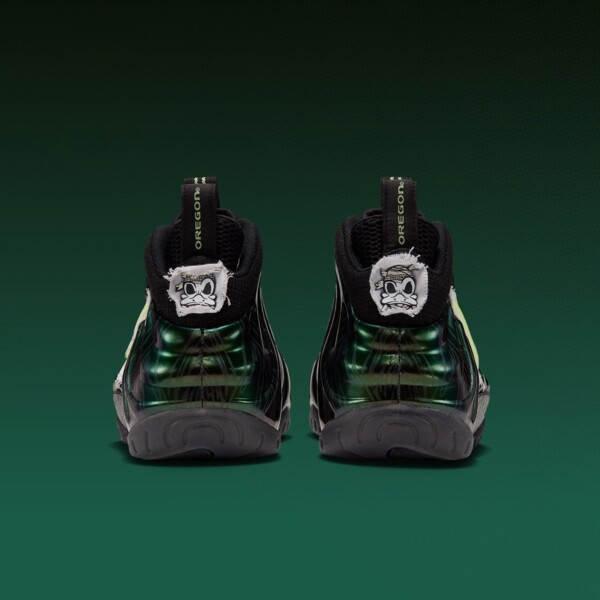 Nike Air Foamposite Pro "Oregon Mummy Duck" (IZ7806-001) Release Date Nike Air Foamposite Pro "Oregon Mummy Duck" (IZ7806-001) Release Date