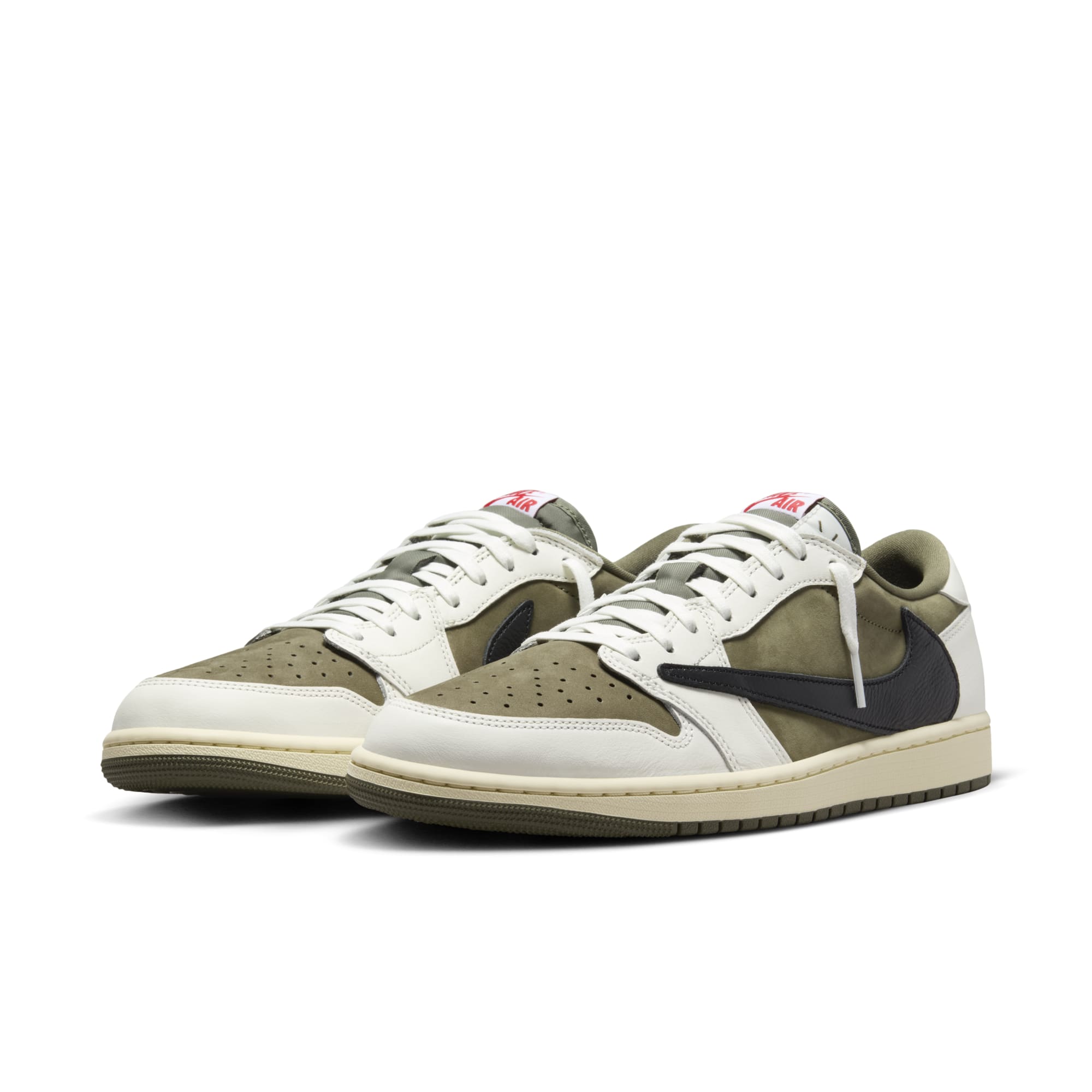 Travis Scott x Air Jordan 1 Low "Medium Olive" On Foot Look Travis Scott x Air Jordan 1 Low "Medium Olive" On Foot Look