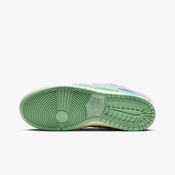 Verdy x Nike SB Dunk Low 
